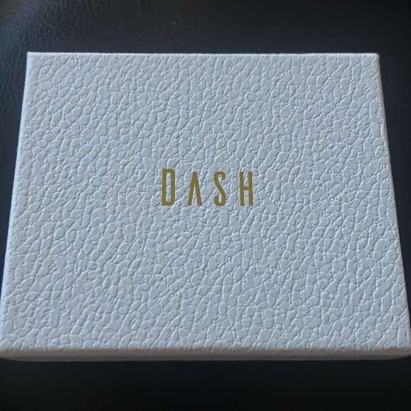 Dash Beauty Magnetic Eyelashes with Magnetic Eyeliner - Picture 2 of 2